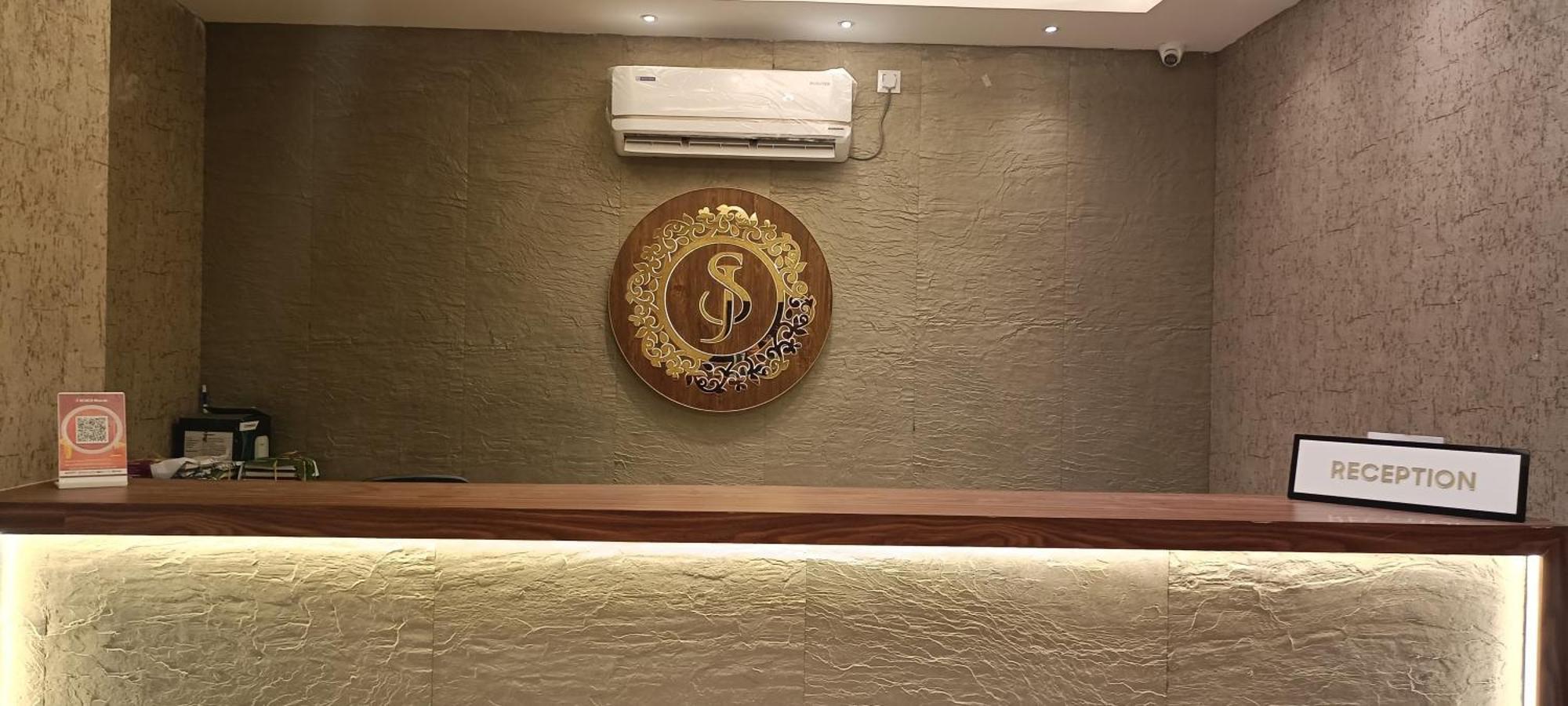 Hotel Stalwart Jajati บูบันเนสชวาร์ ภายนอก รูปภาพ